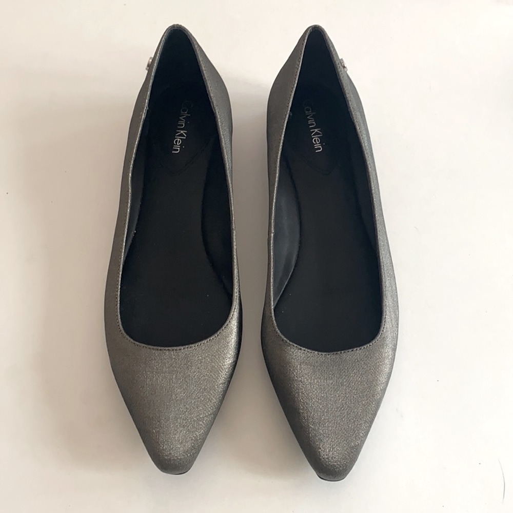Calvin Klein coated linen gray flats